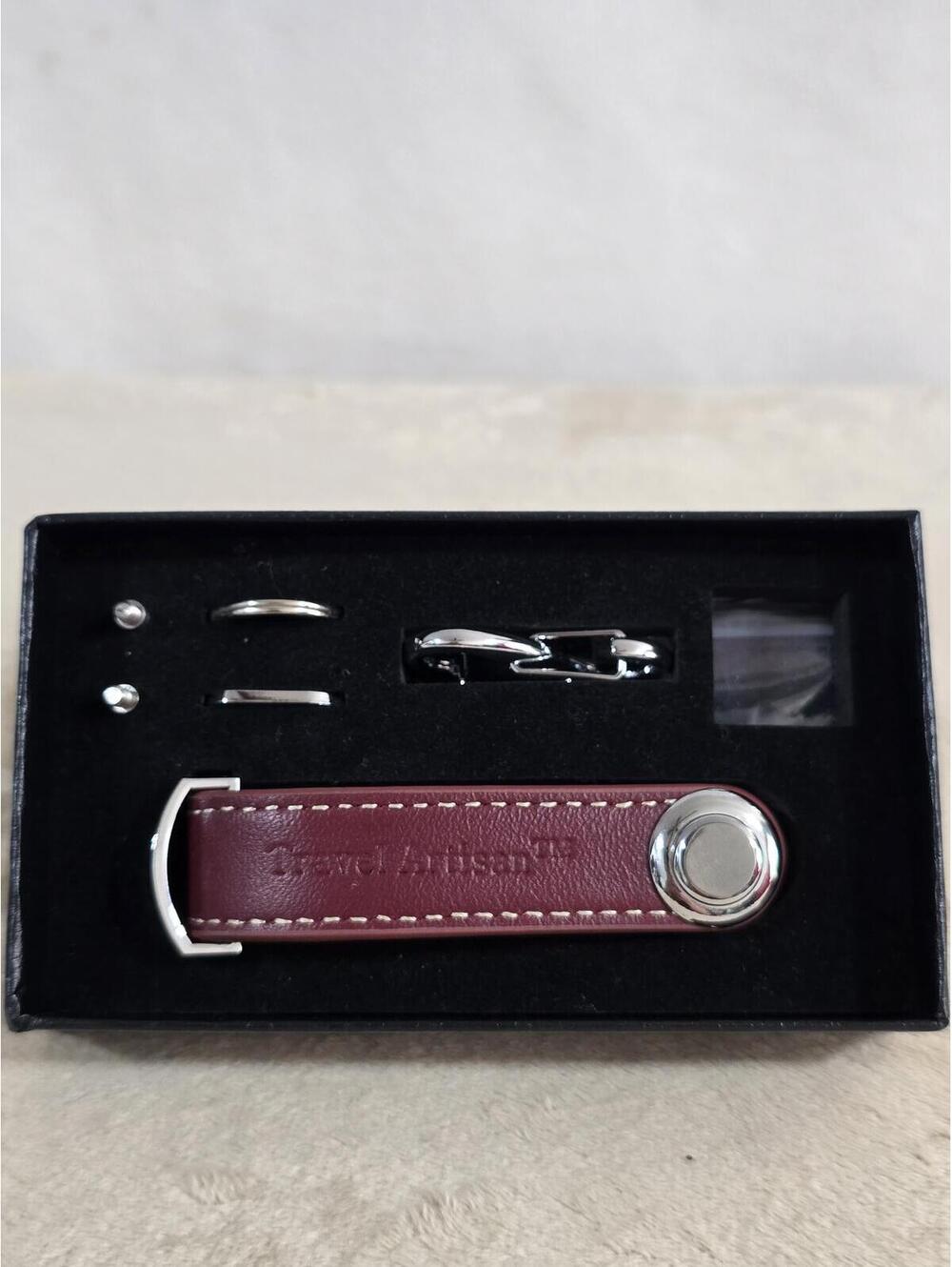 Travel Artisan Leather Key Chain - Holds Up to 16 Keys